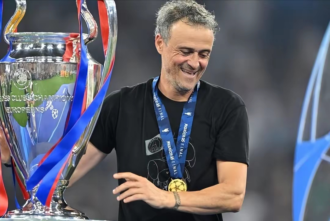 九游APP-法甲赛程吃紧，阿贾克斯国际比赛日迎来里程碑，目标明确，轮换策略成焦点(热刺vs阿贾克斯赛程)